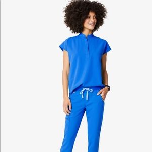 FIGS Royal Blue Zamora Set. Top is Small and Joggers are Medium